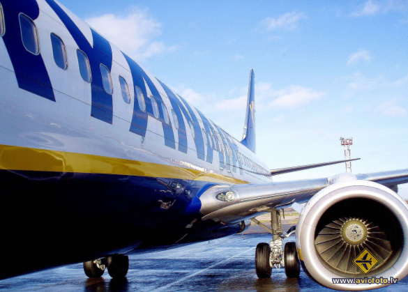 Boeing 737-8AS